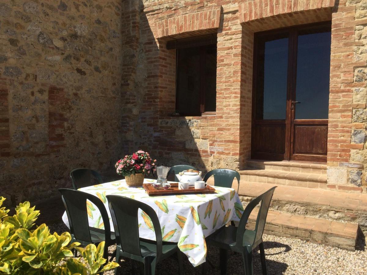 Agriturismo Fattoria Di Corsano 코르사노 외부 사진