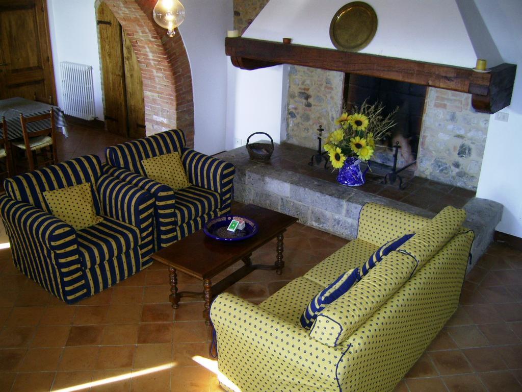 Agriturismo Fattoria Di Corsano 코르사노 객실 사진